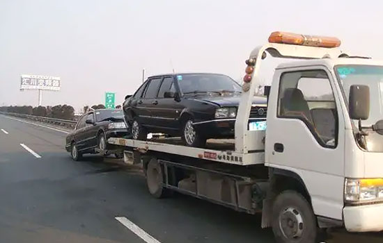 黄庄高速24小时道路救援电话，拖车换胎服务紧急送油救援多少钱(图1)